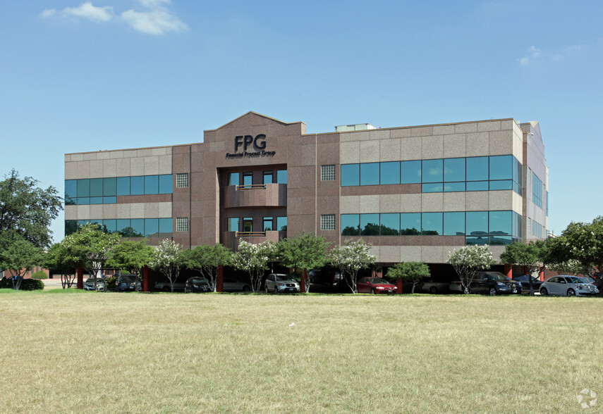 14990 Landmark Blvd, Addison, TX for lease - Building Photo - Image 3 of 9