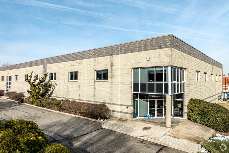 701 Penhorn Ave, Secaucus, NJ for lease - Building Photo - Image 3 of 7