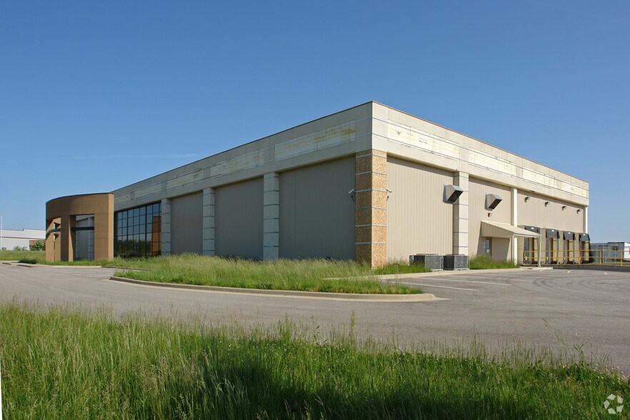 5400 Foundation Dr, Evansville, IN for sale - Primary Photo - Image 1 of 1