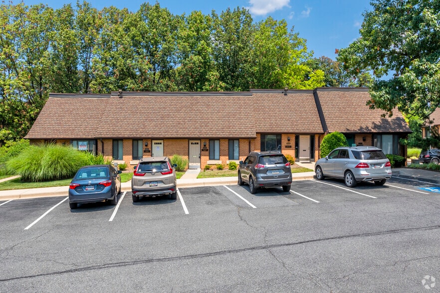 6252-6272 Montrose Rd, Rockville, MD for lease - Building Photo - Image 2 of 4
