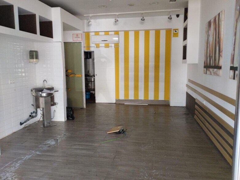 Retail in Córdoba, Córdoba for sale - Building Photo - Image 2 of 13