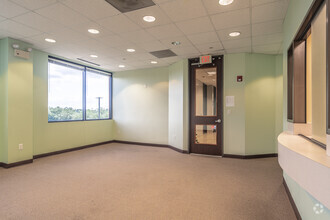 3333 Bayshore Blvd, Pasadena, TX for lease Interior Photo- Image 2 of 9