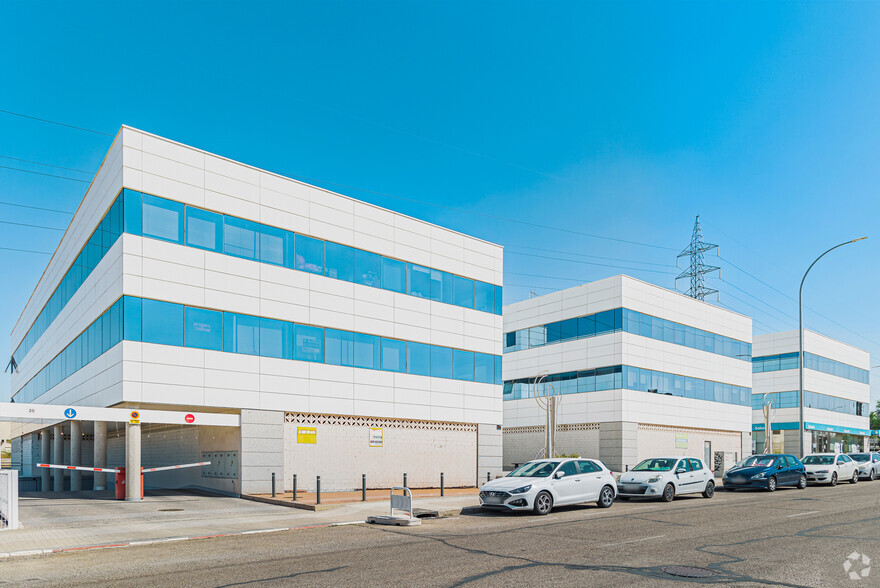 Calle Puerto Cruz Verde, 2, Móstoles, Madrid for sale - Building Photo - Image 2 of 6