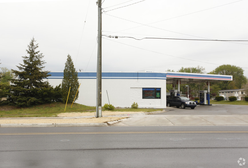 2646 S Wayne Rd, Westland, MI for lease - Building Photo - Image 3 of 3