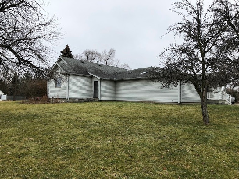 5286 Miller Rd, Swartz Creek, MI 48473