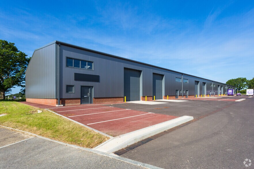 Diamond Dr, Hailsham, BN27 4BW