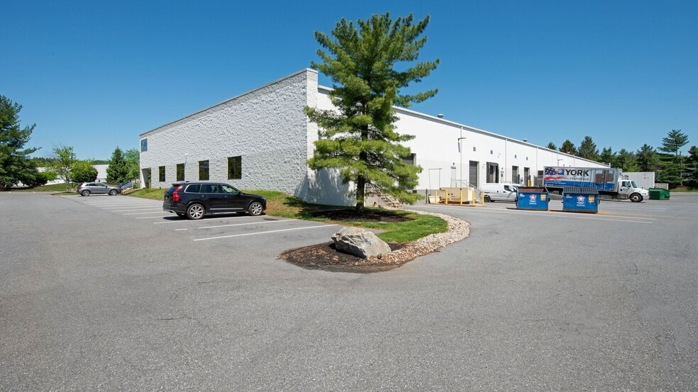 6520 Stonegate Dr, Allentown, PA for lease - Building Photo - Image 3 of 5