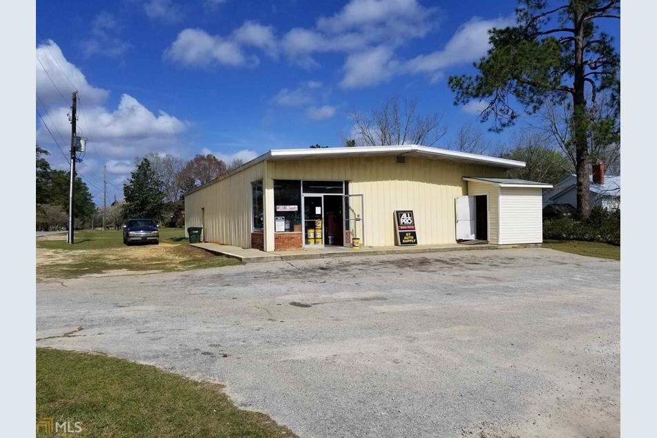 110 Leonard Ave, Twin City, GA 30471