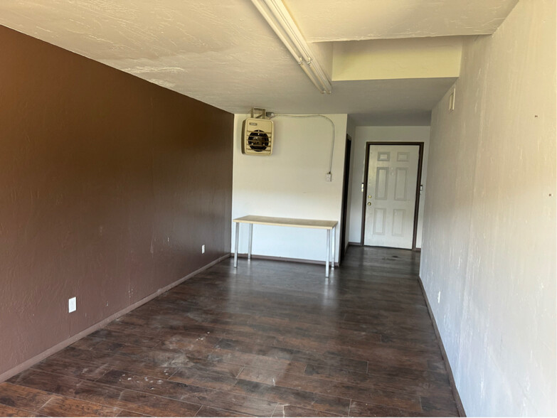 13284 E Central Ave, Mayer, AZ for lease - Interior Photo - Image 2 of 2