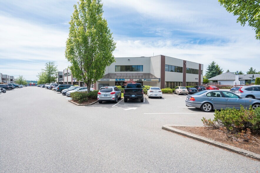 19292 60th Ave, Surrey, BC V3S 3M2