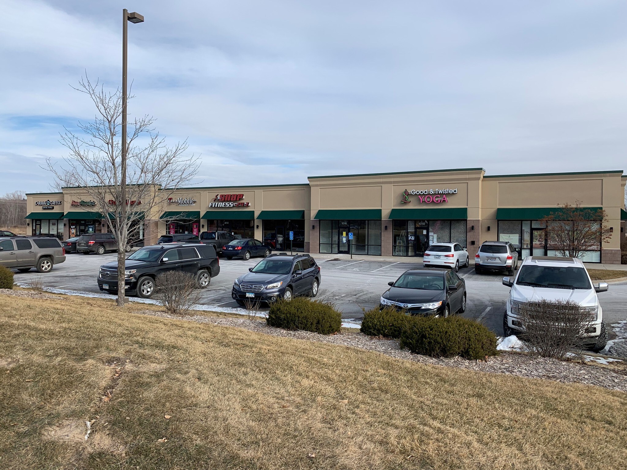 1004-1020 NW Gateway Dr, Chaska, MN for sale Building Photo- Image 1 of 1