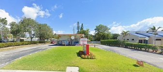 121 E Woolbright Rd - Post Office