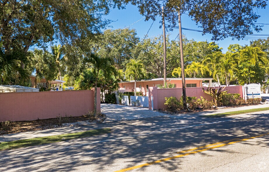 8212 Midnight Pass Rd, Sarasota, FL 34242