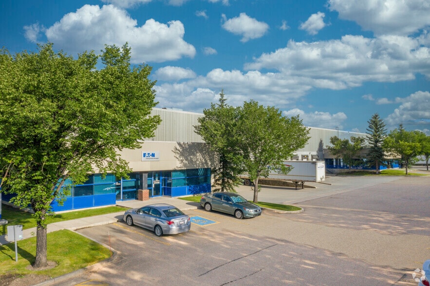 2760 45th Ave SE, Calgary, AB for sale - Building Photo - Image 1 of 1