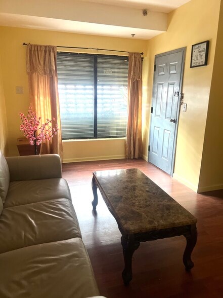 451-453 N 12th St, Philadelphia, PA for sale - Building Photo - Image 2 of 11