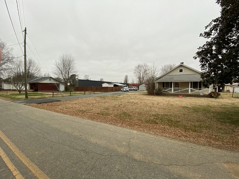 1202 S Main St, Graham, NC for sale - Building Photo - Image 3 of 4