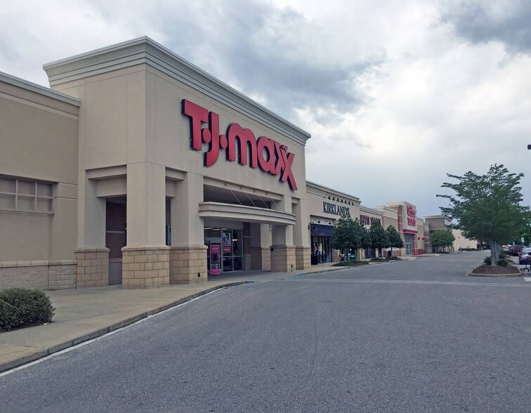 1900 Cobbs Ford Rd Prattville Al 36066 Property For Lease On 8 000 Sf Of Retail Space Available In Prattville Al