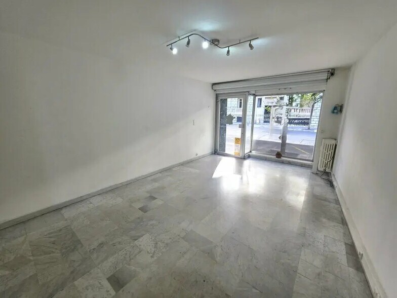 Office in Nice for lease - Interior Photo - Image 1 of 9