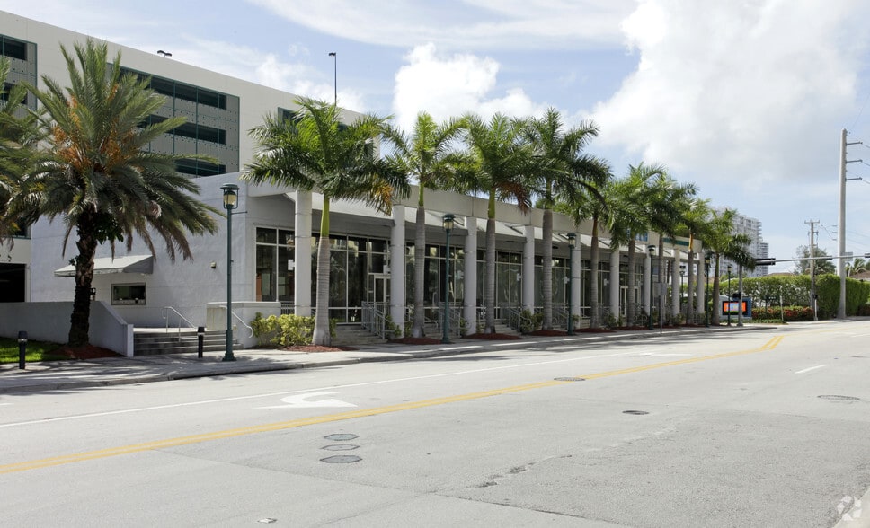 18851 NE 29th Ave, Aventura, FL for sale - Primary Photo - Image 1 of 1