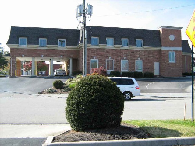 201 W Morris Blvd, Morristown, TN for lease - Primary Photo - Image 1 of 5