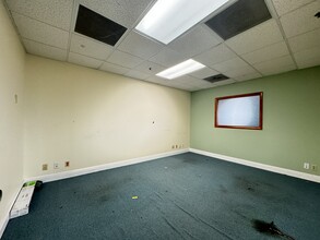 9050 Pines Blvd, Pembroke Pines, FL for lease Interior Photo- Image 2 of 6