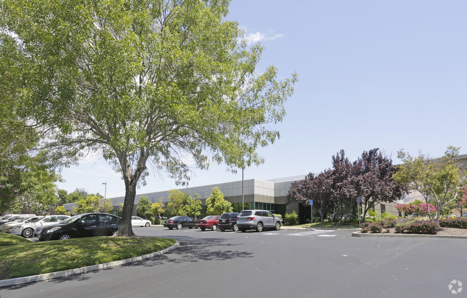 46700-46748 Lakeview Blvd, Fremont, CA for lease - Building Photo - Image 1 of 5