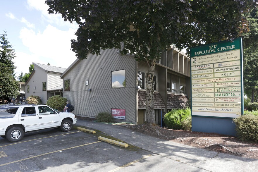 1217 NE Burnside Rd, Gresham, OR for sale - Primary Photo - Image 1 of 1