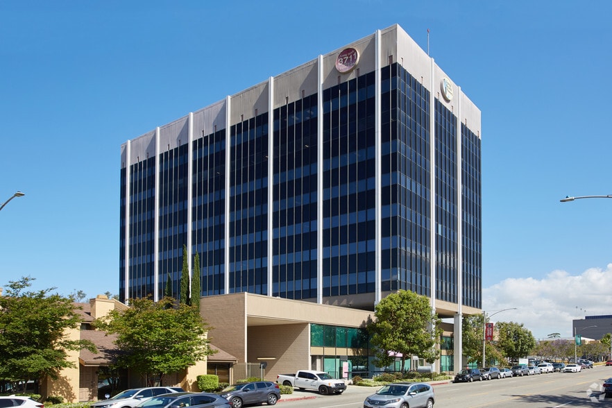 3711 Long Beach Blvd, Long Beach, CA for lease - Building Photo - Image 1 of 7