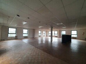 Office in Viry-Châtillon for lease Interior Photo- Image 2 of 5