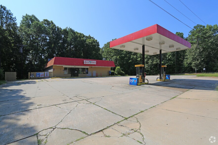 904 Emerald Rd, Greenwood, SC 29646