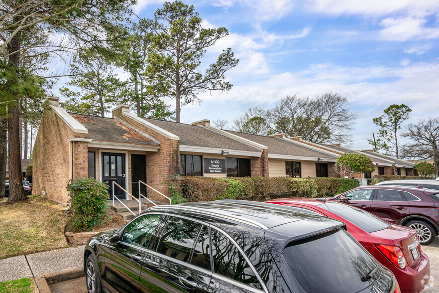 2611 FM 1960 Rd, Houston, TX for lease - Primary Photo - Image 1 of 10