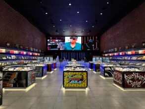 7677 W Sunset Blvd, Los Angeles, CA for lease Interior Photo- Image 1 of 19