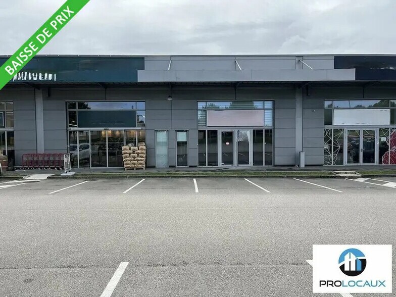 Retail in Compiègne for lease - Building Photo - Image 1 of 3