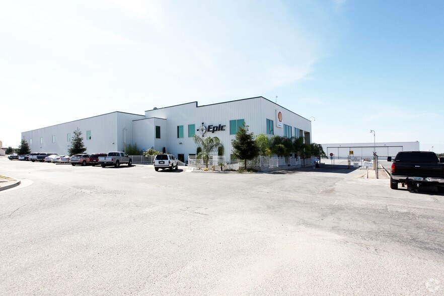 1105 Douglas St, Bakersfield, CA for sale - Primary Photo - Image 1 of 7