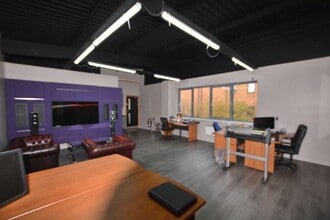 Bristol Way, Slough for lease Building Photo- Image 2 of 7