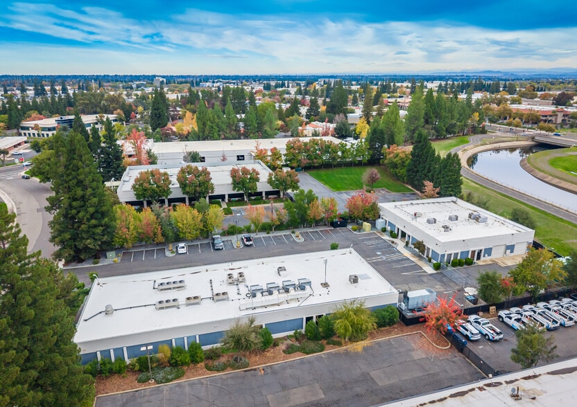 Gold Canal Data Center portfolio of 2 properties for sale on LoopNet.com - Building Photo - Image 3 of 10