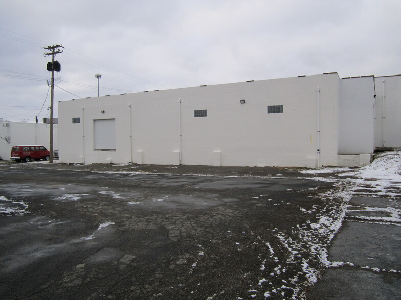 20 Lexington Pl, Austintown, OH for lease - Building Photo - Image 2 of 8