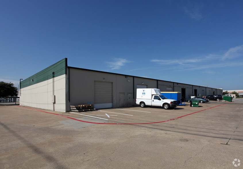 2520-2530 Tarpley Rd, Carrollton, TX for lease - Building Photo - Image 3 of 7