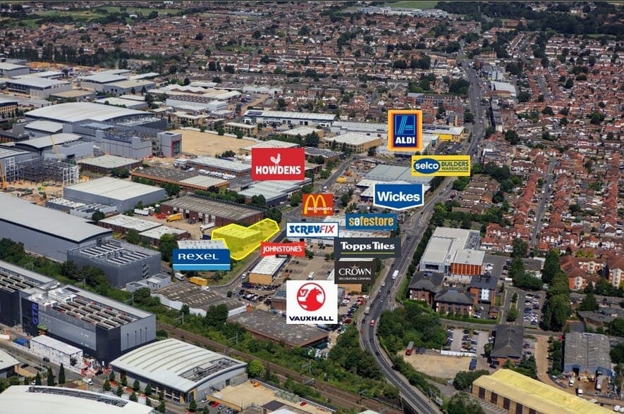 121 Yarmouth Rd, Slough for lease - Building Photo - Image 3 of 6