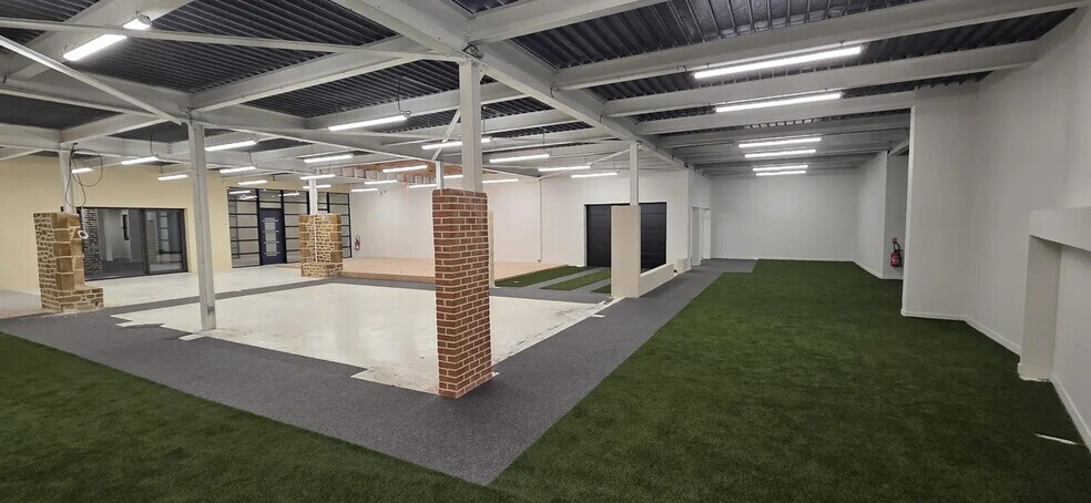 Industrial in Angers for sale - Interior Photo - Image 2 of 5