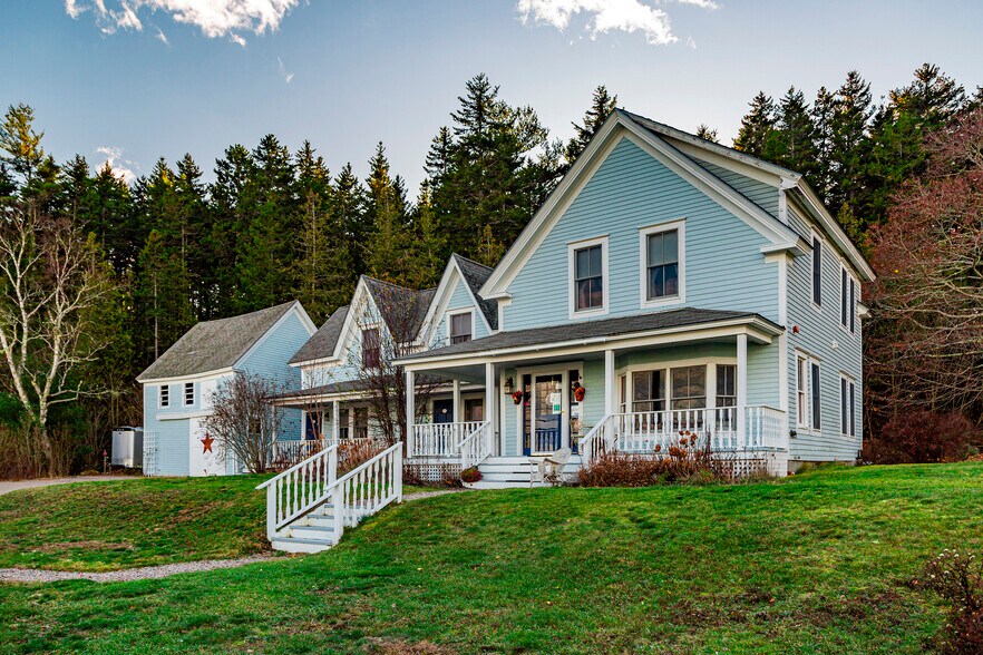 179 Main St, Prospect Harbor, ME 04669