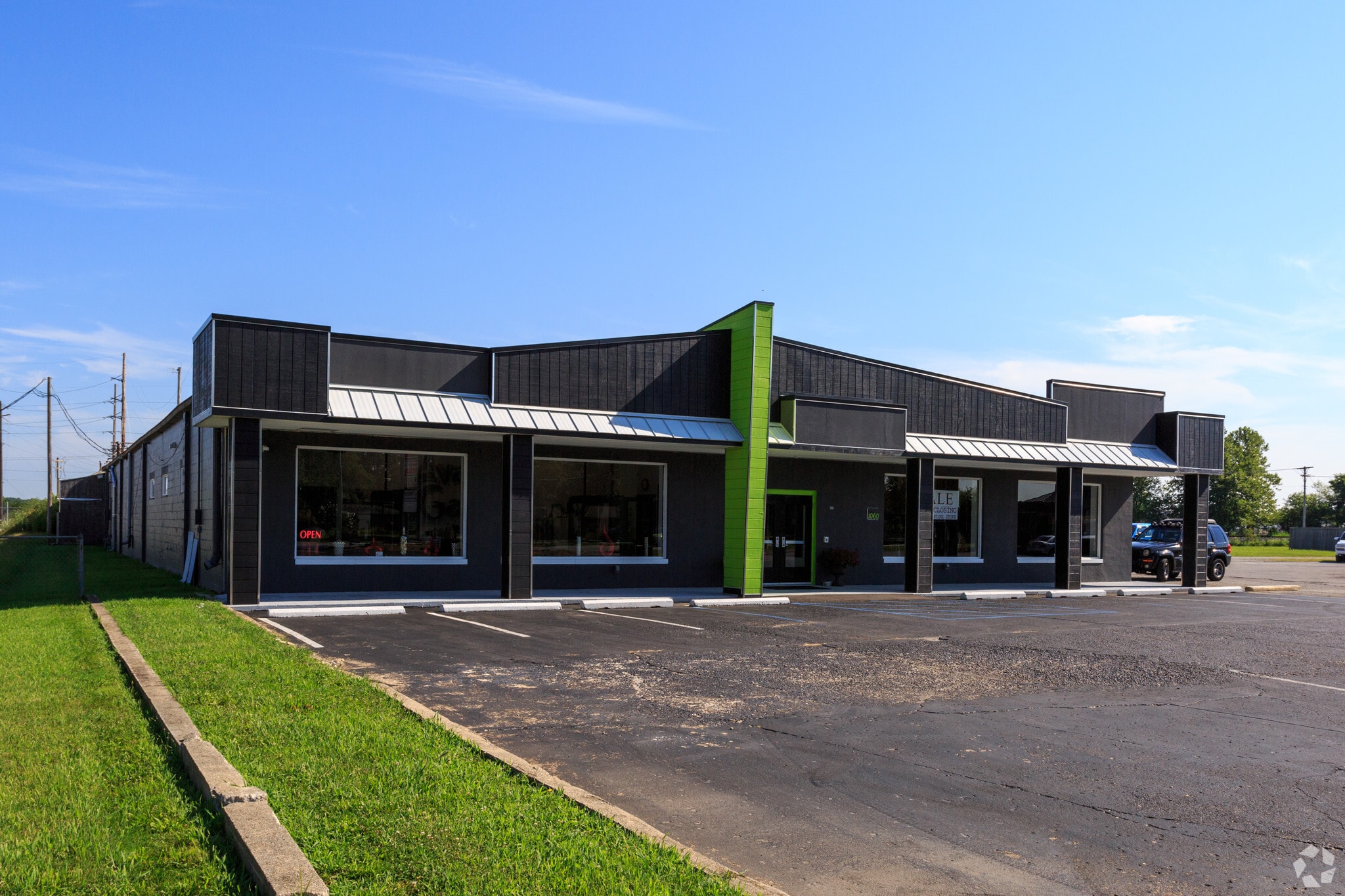 1060 E Main St, Brownsburg, IN for sale Primary Photo- Image 1 of 1