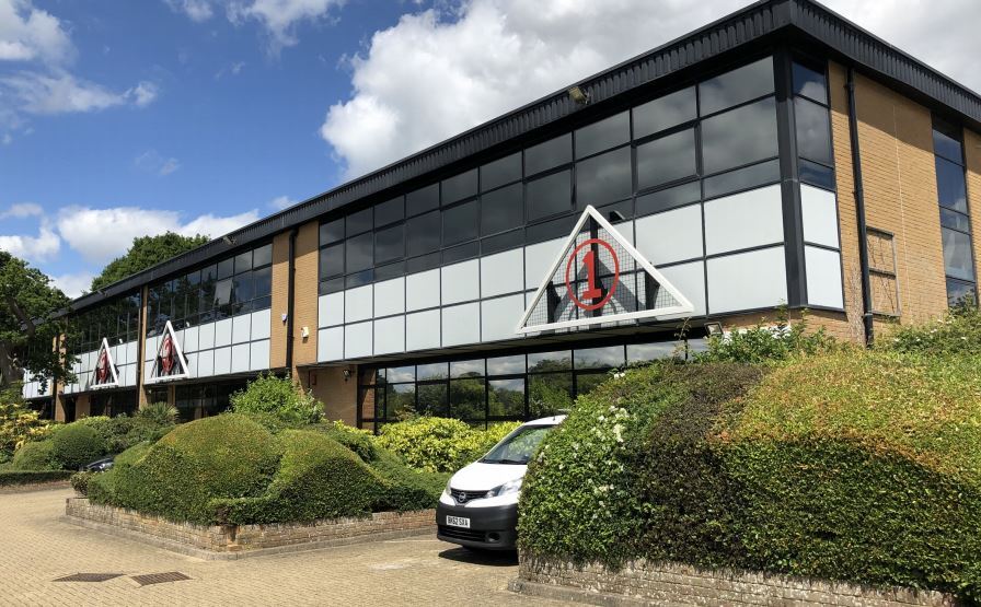 County Oak Way, Crawley for sale - Primary Photo - Image 1 of 1