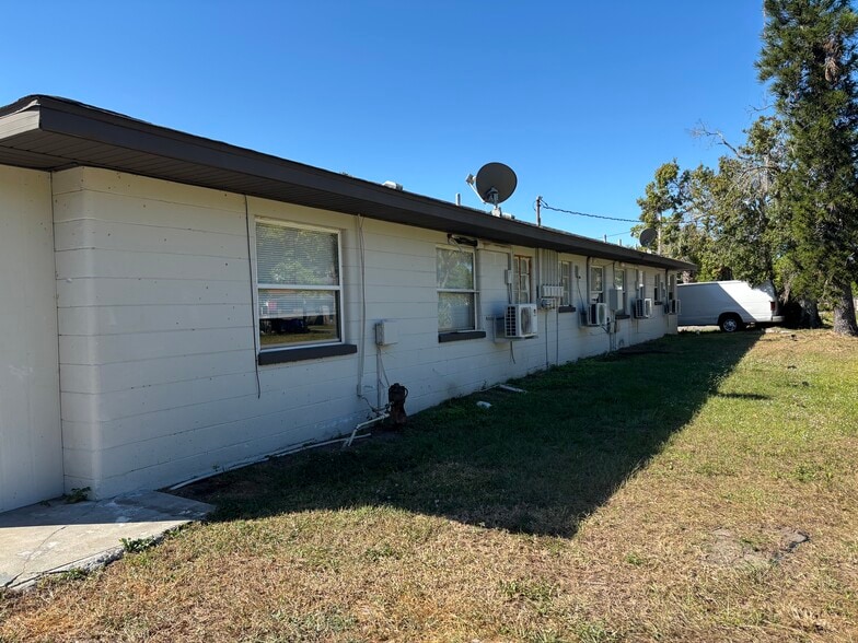 1821 13th St W, Bradenton, FL for sale - Building Photo - Image 3 of 8