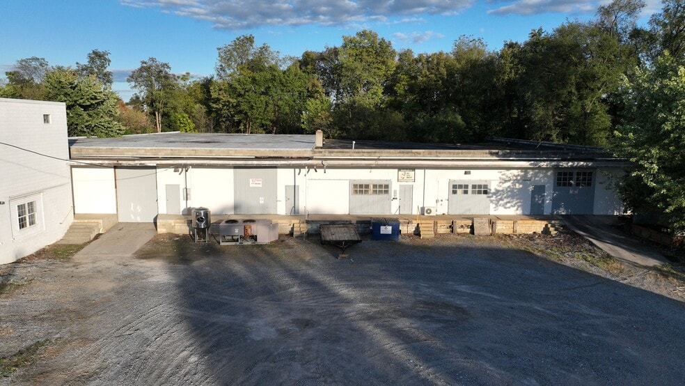 405 N East St, Carlisle, PA for lease - Building Photo - Image 3 of 37