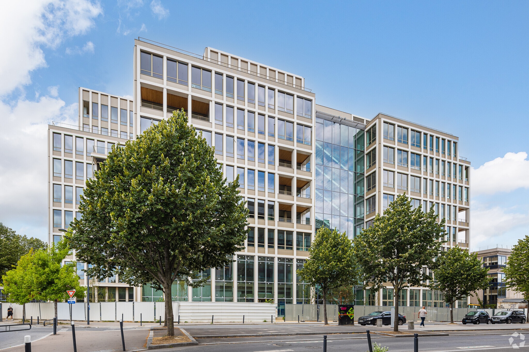 11 Rue Des Bretons, Saint-Denis for lease Primary Photo- Image 1 of 3