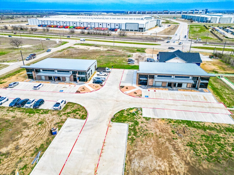 17516 Matany Rd, Justin, TX for lease - Building Photo - Image 1 of 23