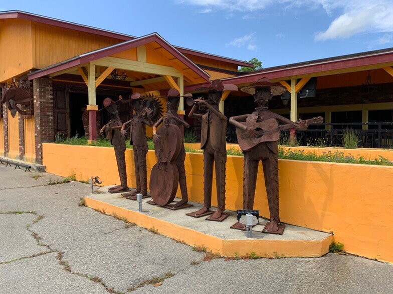 1506 Memorial Dr, Waycross, GA for sale - Building Photo - Image 2 of 28