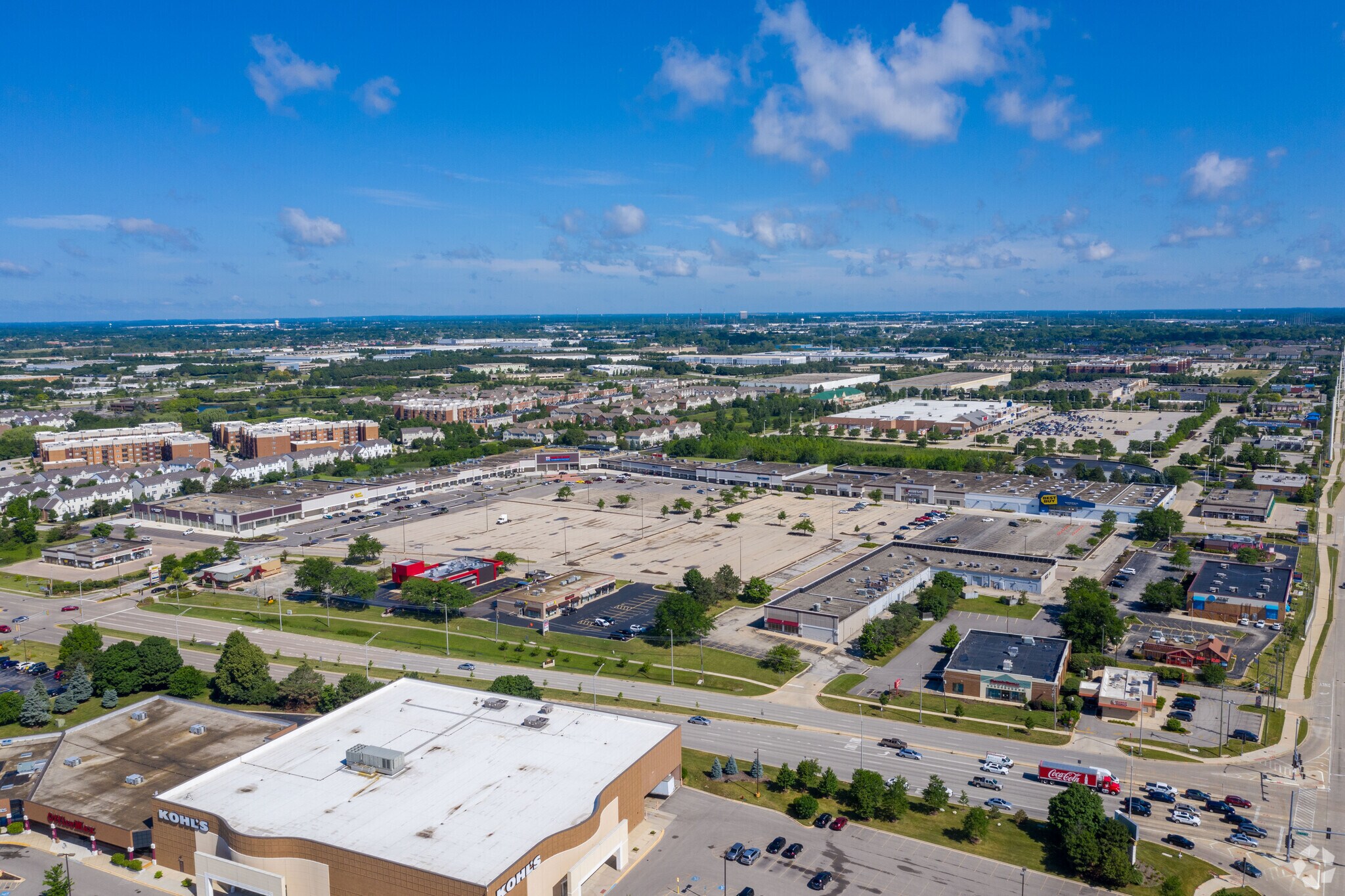 43024442 E New York St, Aurora, IL 60504 Pacifica Square