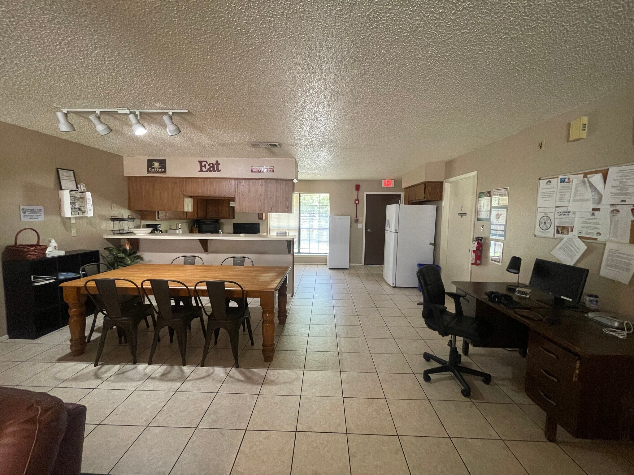 1500 N Ruddell St, Denton, TX for sale Interior Photo- Image 1 of 1